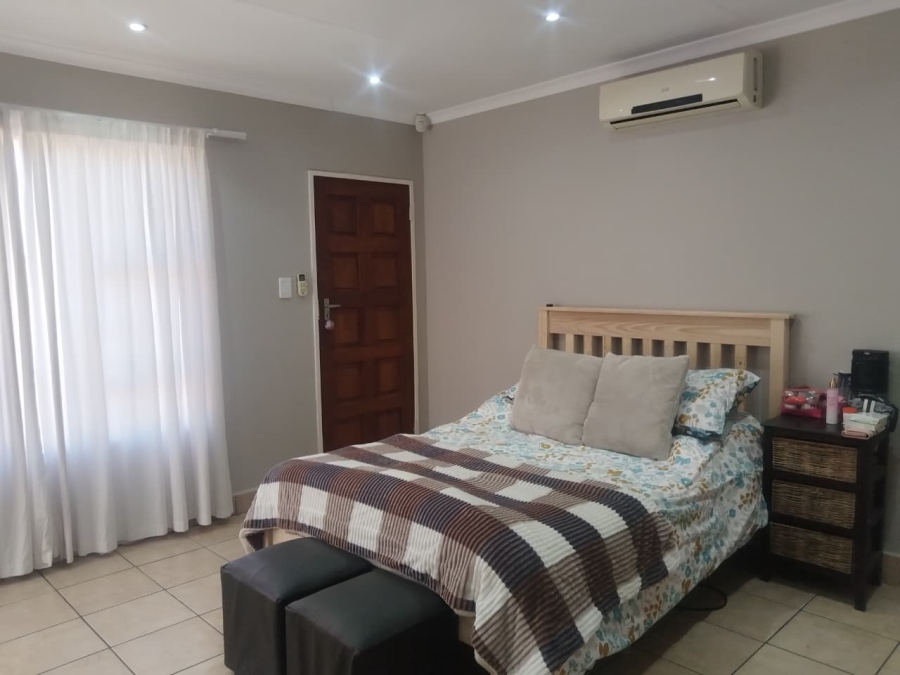 2 Bedroom Property for Sale in Potchefstroom North West